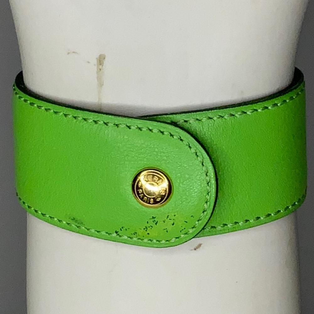 Hermès Courcheval Medor Bracelet in Kelly Green Leather (7.5in) [In Box] - Picture 5 of 8